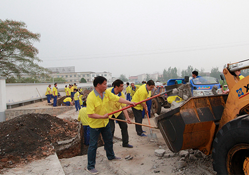 Voluntary labor of party members